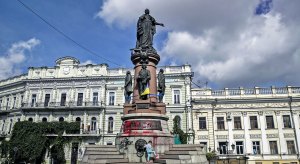 Graffiti stamps pro-Ukrainian loyalties on Odesa