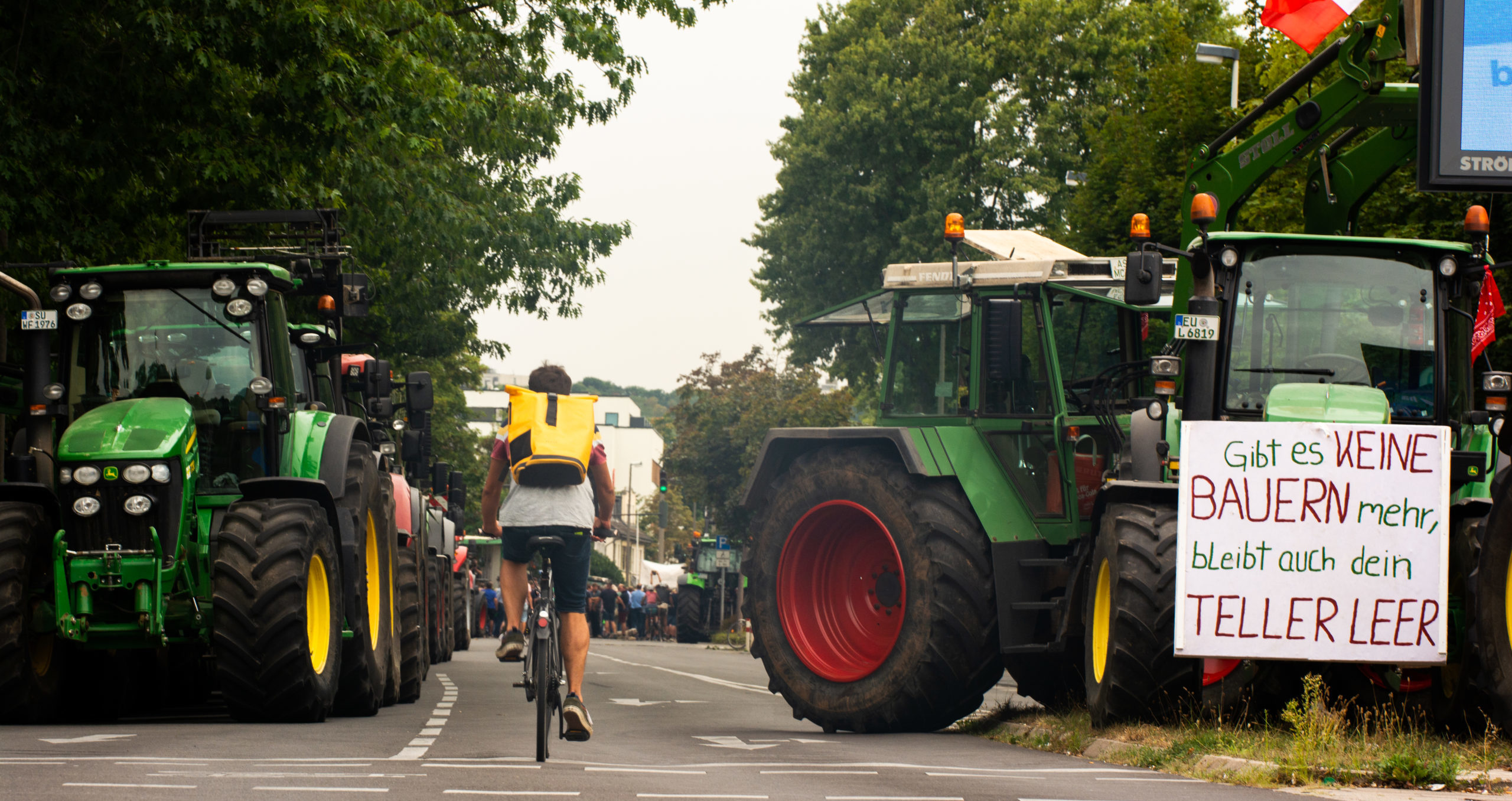 German farmers protest outside the Ministry of Agriculture in August 2022. Credit: Getty.