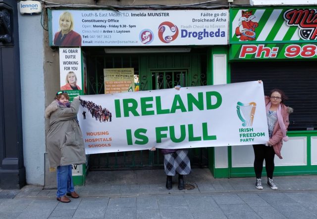 Protestors in Drogheda (Irish Freedom Party)
