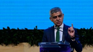 Mayors' initiative calls for car, dairy and meat ban by 2030