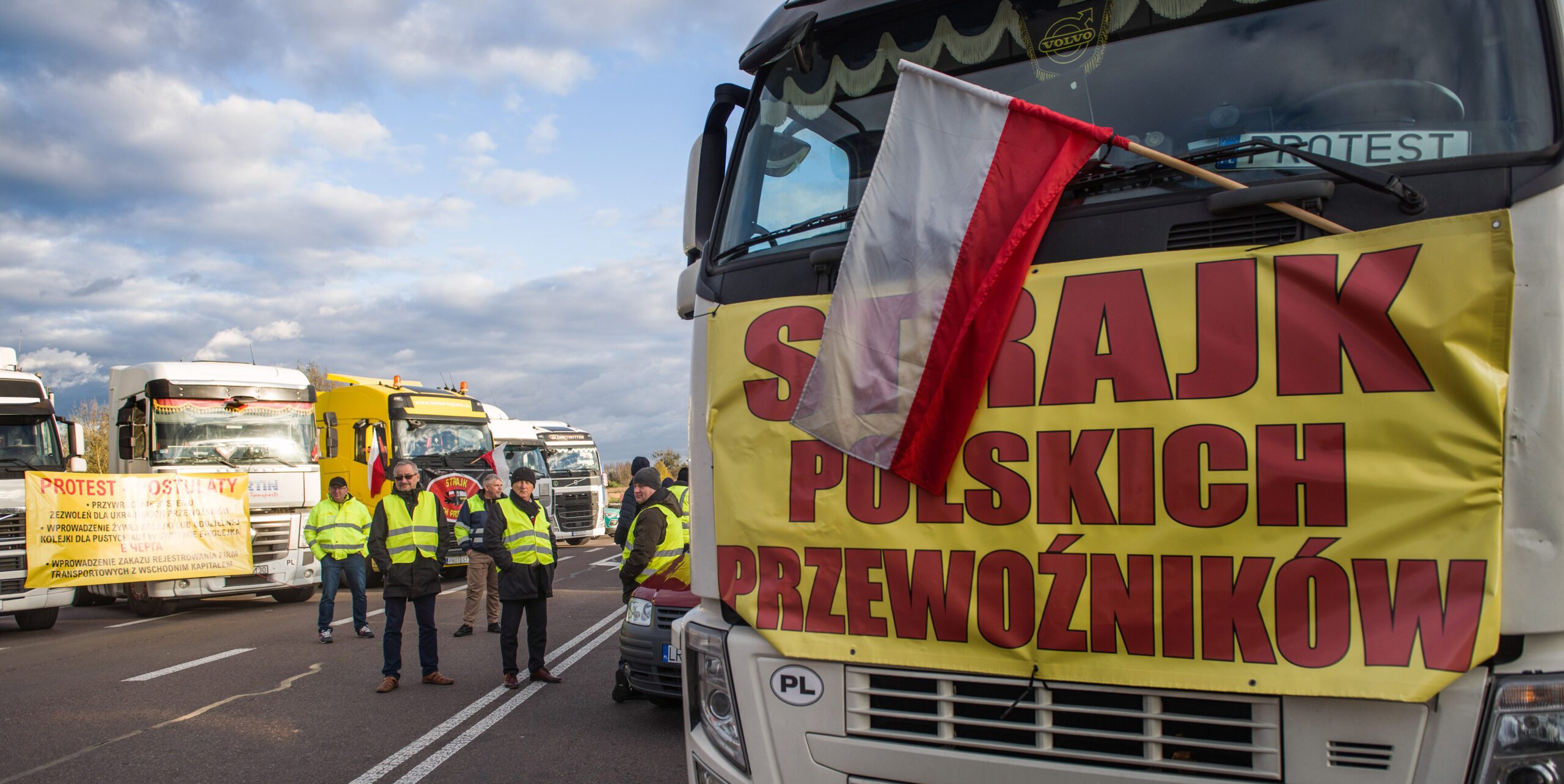 Poland's truckers blockade border with Ukraine - UnHerd