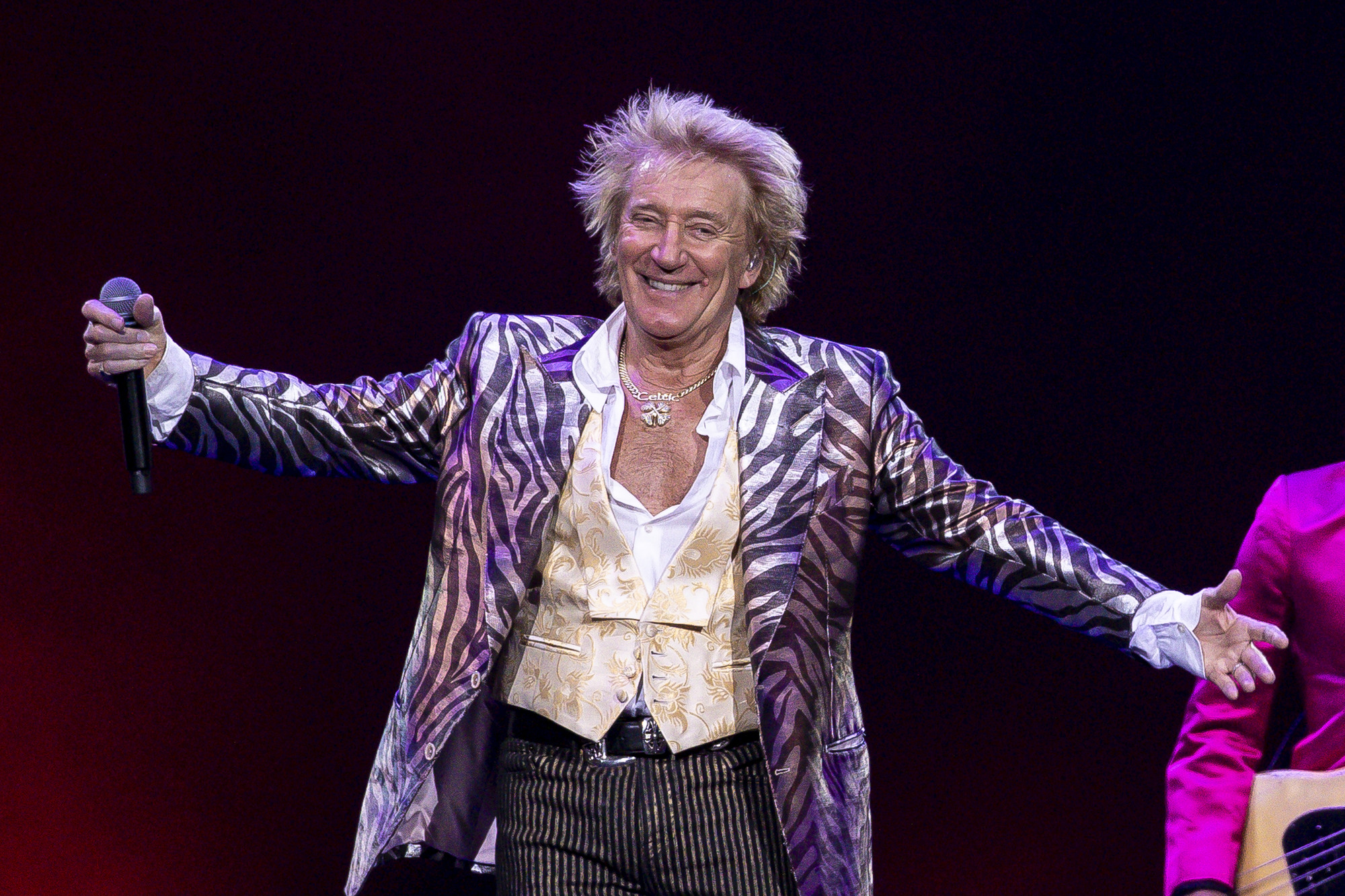 Rod Stewart dedicated 'Rhythm of My Heart' to Ukraine. Credit: Getty