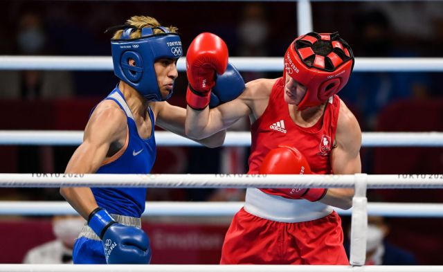 Imane Khelif (L) faces Ireland's Kellie Harrington during the Tokyo Olympics in 2021. Credit: Getty  