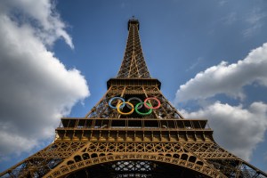 Paris should remove Olympic rings from Eiffel Tower