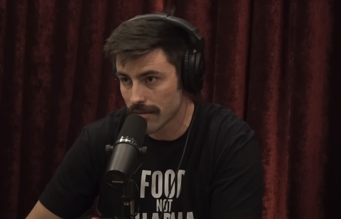 Ian Carroll speaks to Joe Rogan. Credit: The Joe Rogan Experience/YouTube