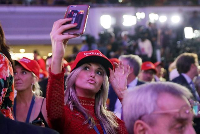 Chip Somodevilla / Getty Images