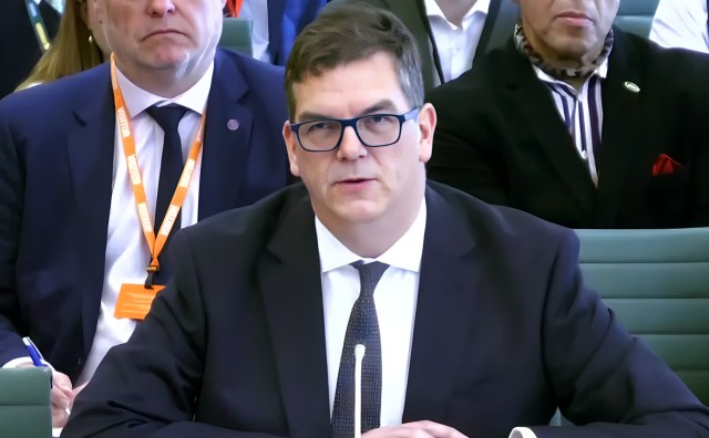 Should we pity civil servants?