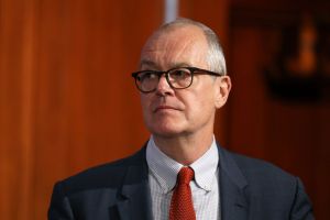 Farewell Patrick Vallance, the scientist who symbolised pandemic hubris