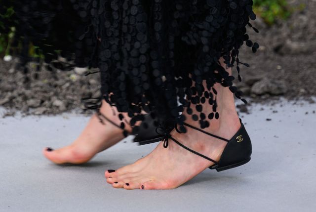 The return of the foot fetish