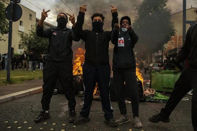 Rioters could hand Le Pen the presidency